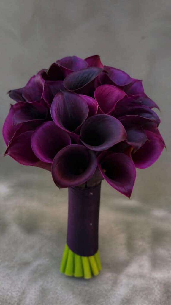 Bold Single-Color Statement Bouquets