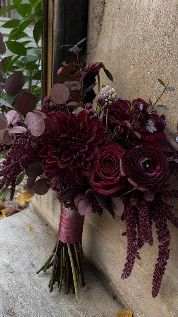 Monochromatic Arrangements in Single Fall Hues