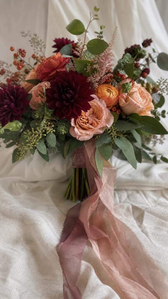 Bouquet Styles Perfect for October Weddings