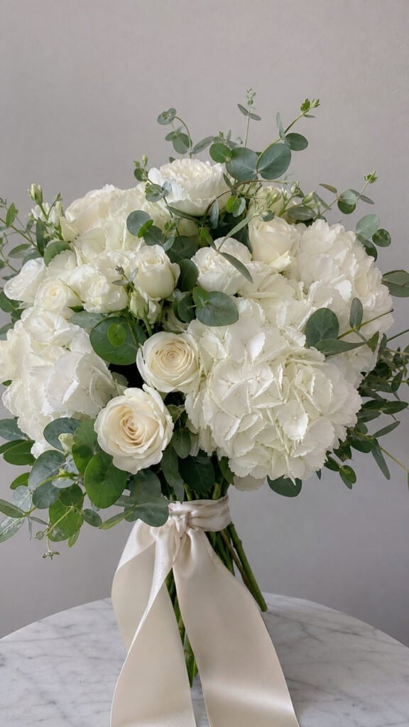 White Hydrangea Bouquets For Clean Modern Sophistication