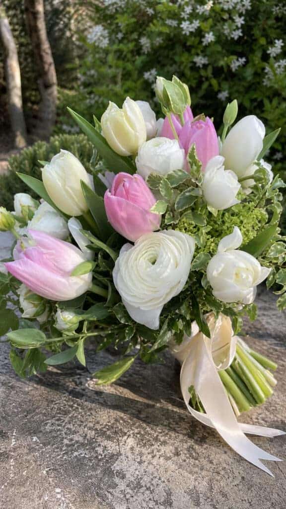 Seasonal Flower Choices for Natural Beauty
