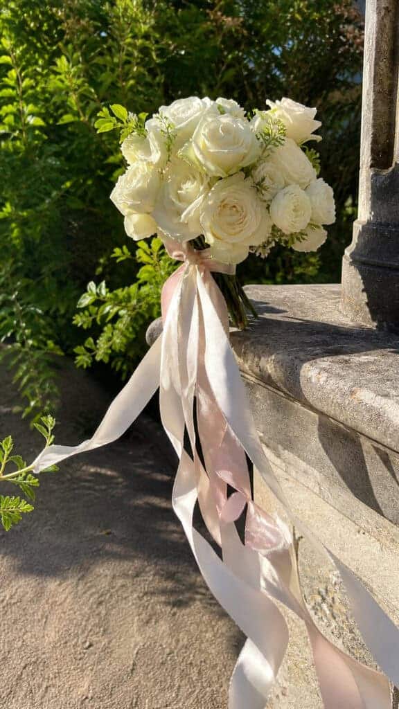 Romantic Trailing Ribbon Design