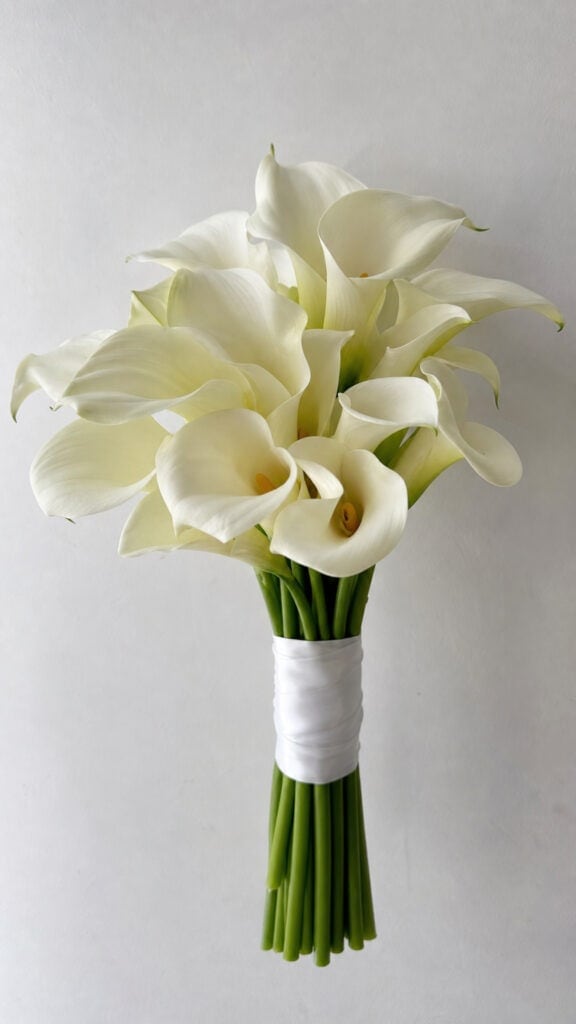 Sleek Calla Lily Arrangement