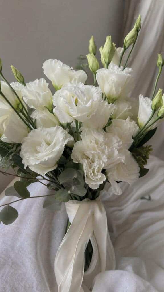 White Lisianthus Elegance