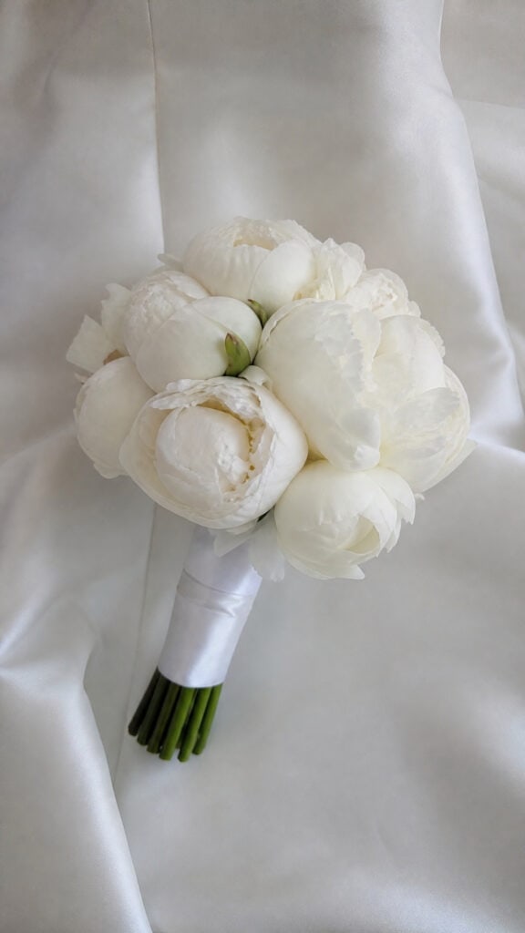 Compact White Peony Clutch