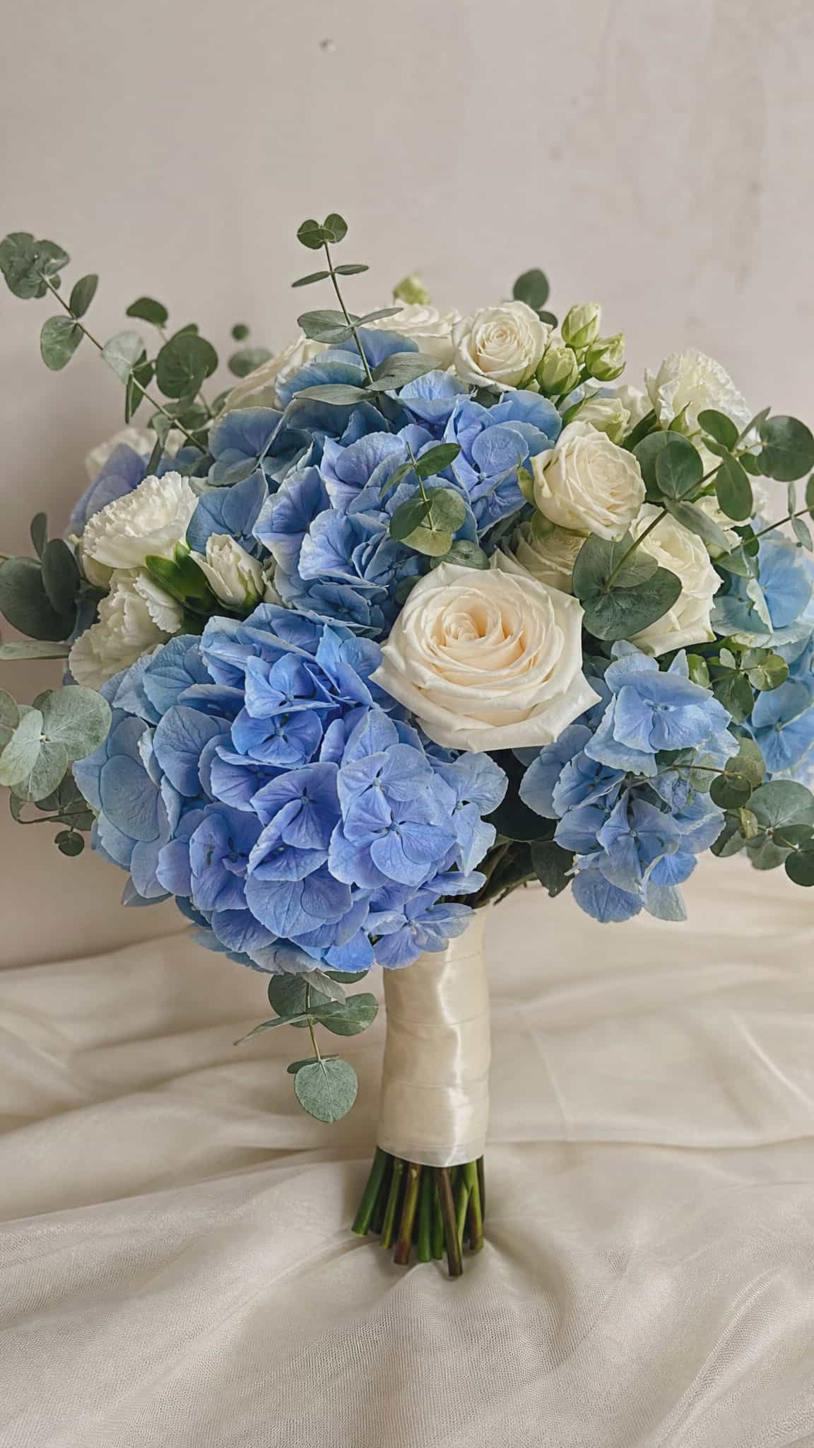 Hydrangea Bridesmaid Bouquet Ideas Full Of Soft Romantic Texture