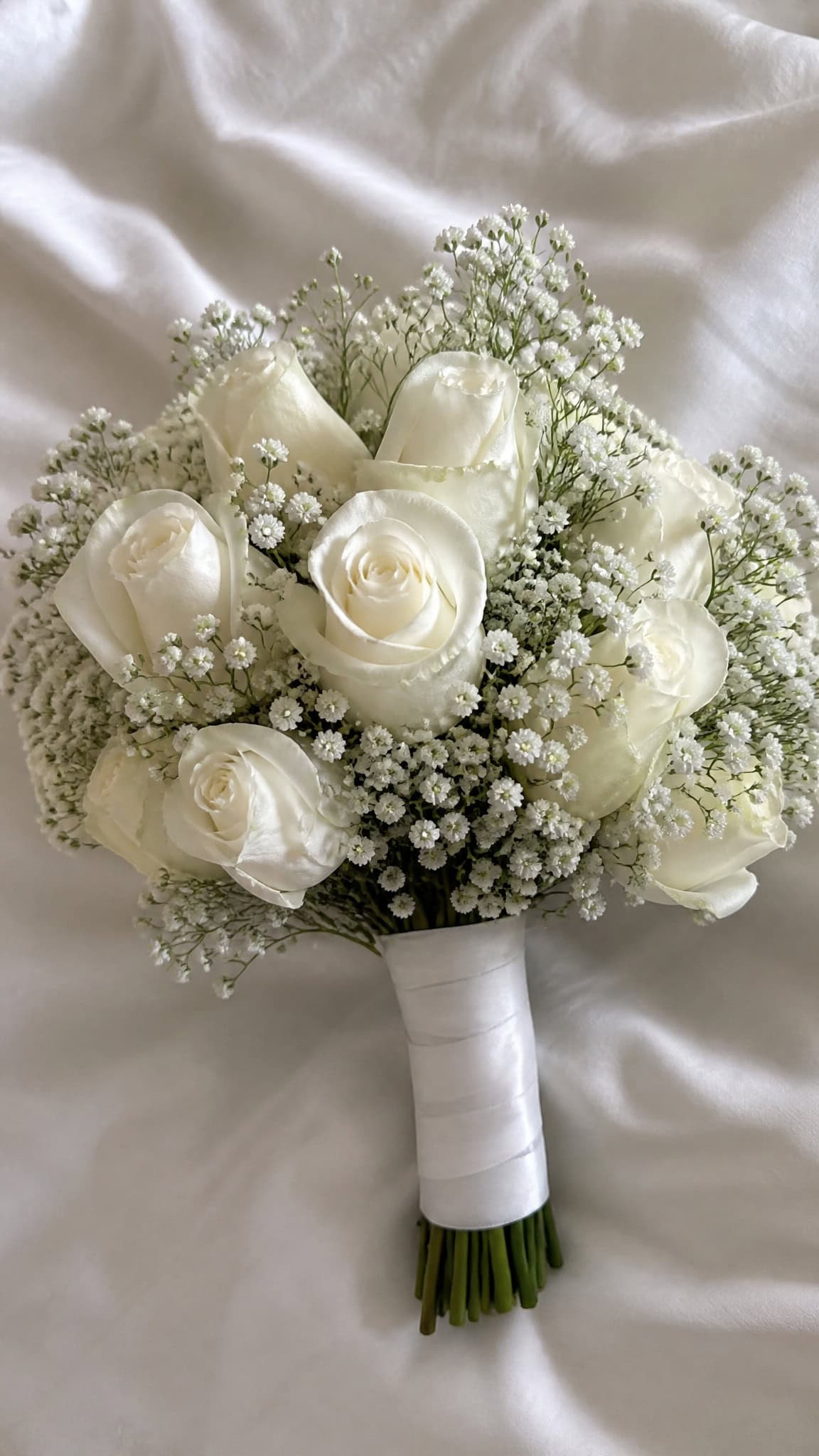 Classic All-White Roses and Baby Breath Combination