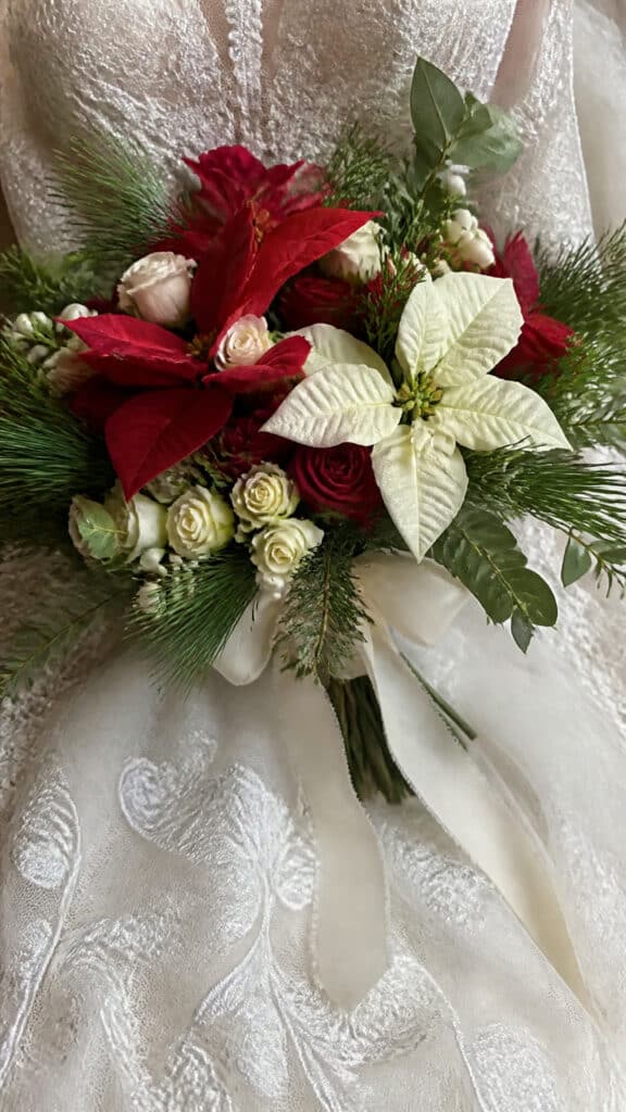 Stunning Poinsettia Bouquet Ideas