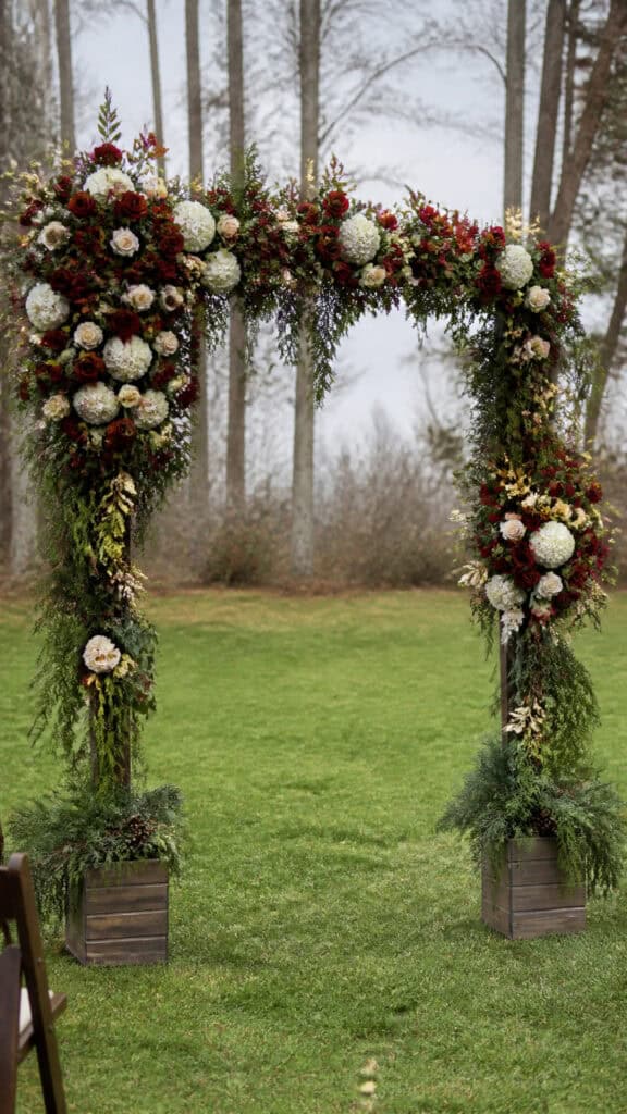 Classic Christmas Color Combinations for Your Floral Arch