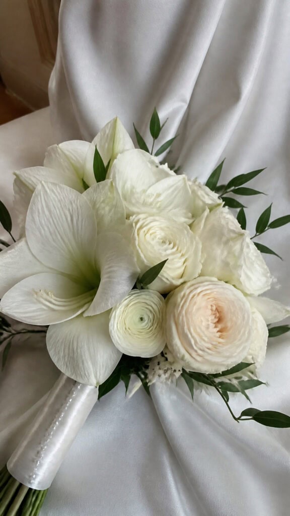 Elegant White Amaryllis Statement Bouquet