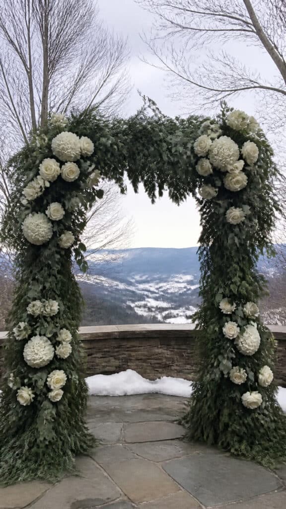 Ceremony Flowers That Create a Magical Winter Wonderland