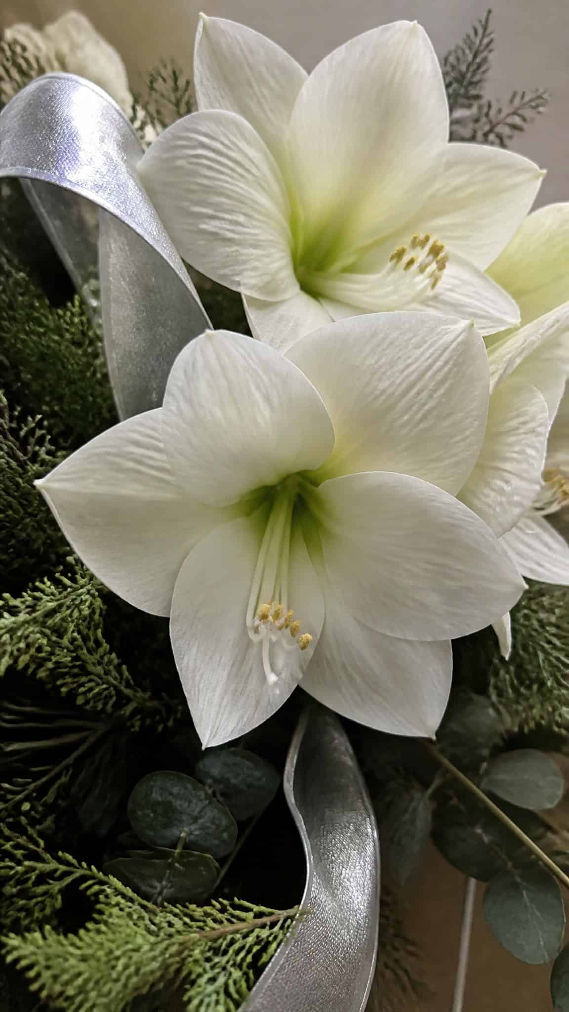 8 Wedding Flowers Winter Celebrations Will Look Stunning With