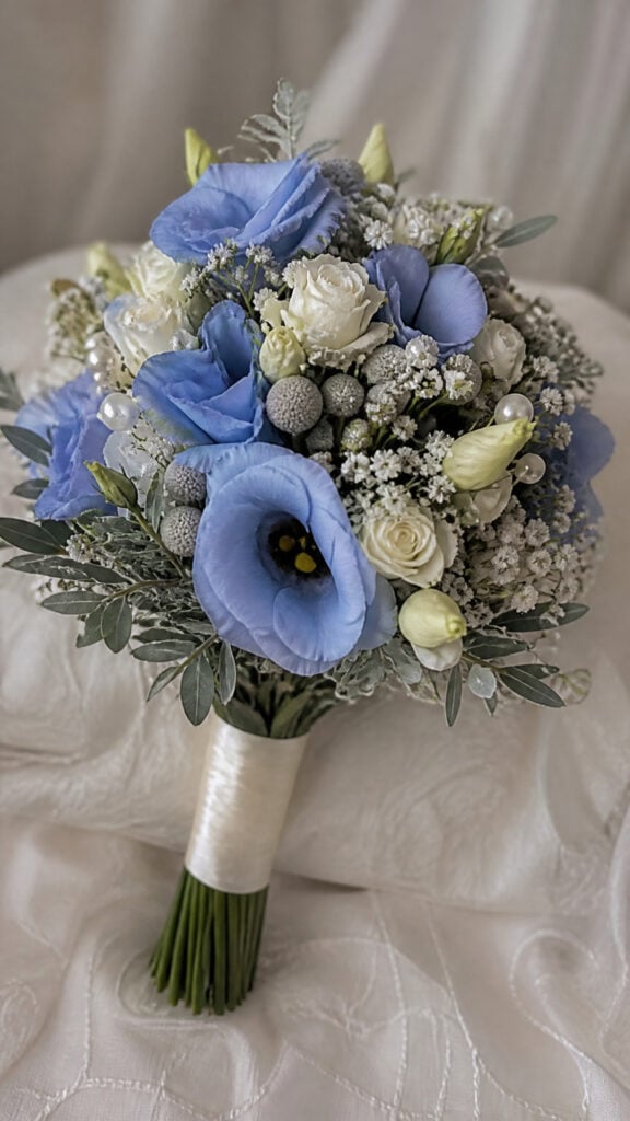 Periwinkle Lisianthus with Pearl Details
