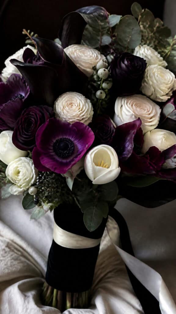 Dramatic Black and White Modern Elegance